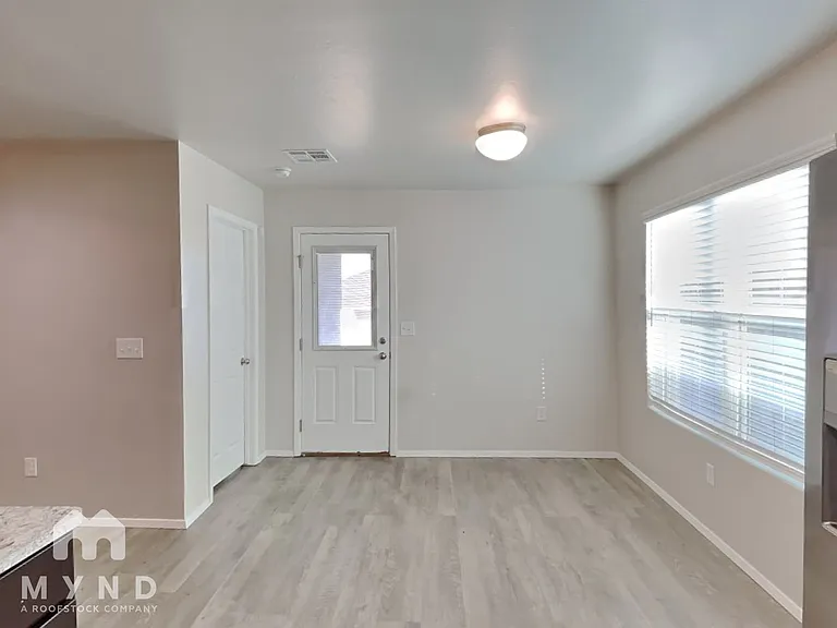 2923 Russell Rd — Photo 8