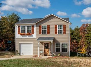 2220 Pinnacle View Dr, Kings Mountain, NC 28086