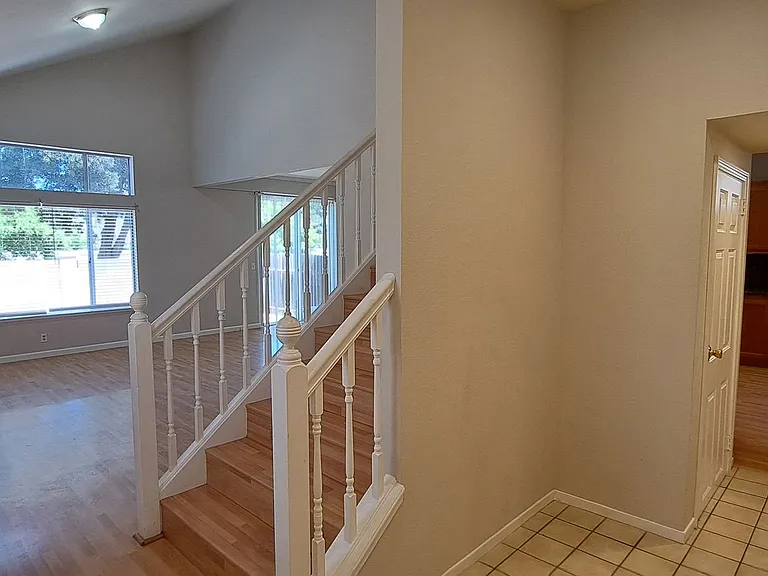 320 Stamper Cir — Photo 2