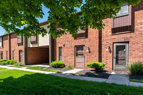 25 King Arthur Blvd Photo 1