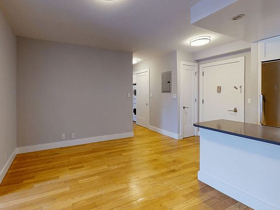 3rd image of 301 E 47th St APT 15D