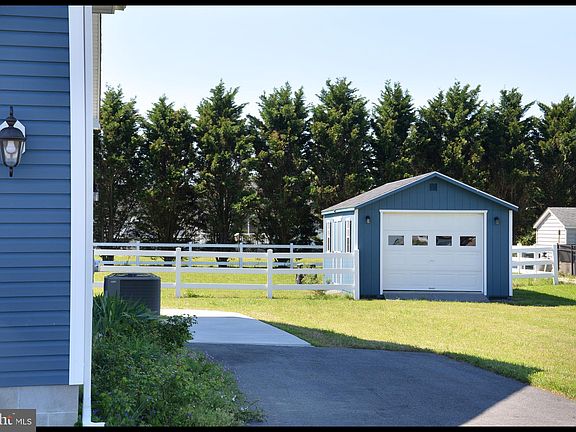 5th image of 20155 Blue Spruce Dr