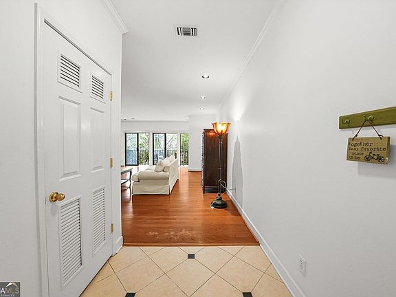 4th image of 3071 Lenox Rd NE APT 11