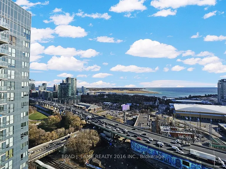 51 E Liberty St #2211 — Photo 9