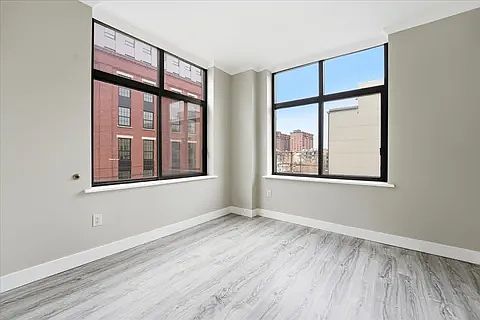 4th image of 610 Newark St