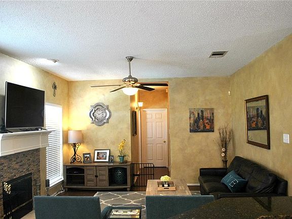 4th image of 1329 Barclay Dr