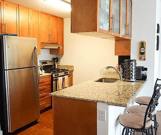 3rd image of 40-22 College Point Blvd APT Ph2b