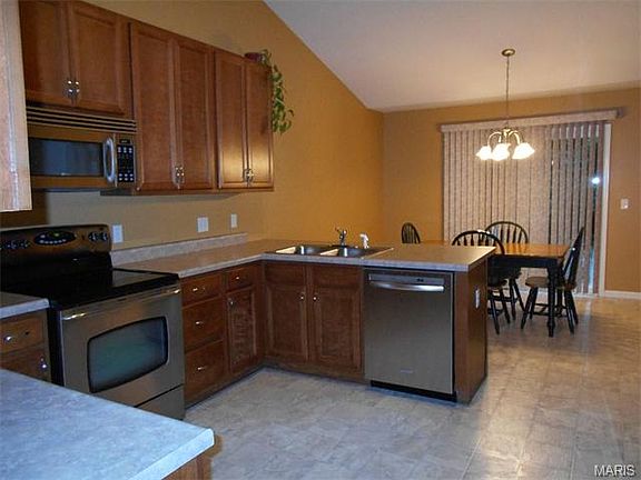 5th image of 610 Autumnwood Forest Dr