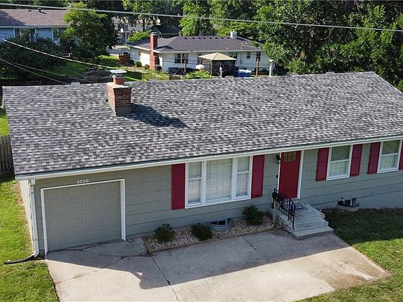 3rd image of 3530 NE 46th St
