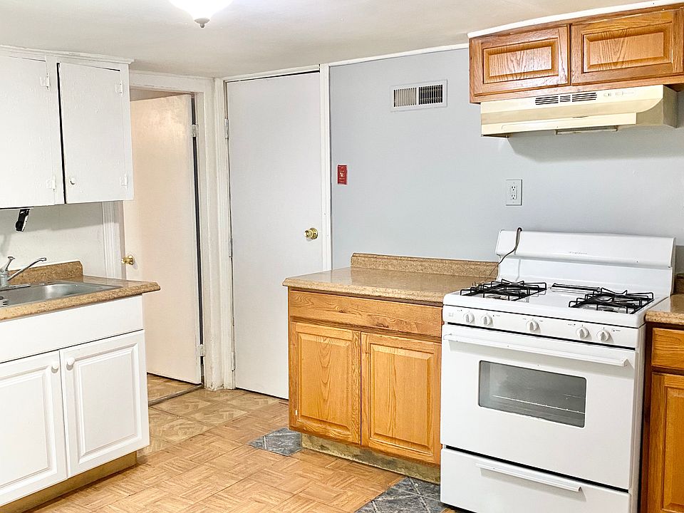 1st image of 35 William St APT 1