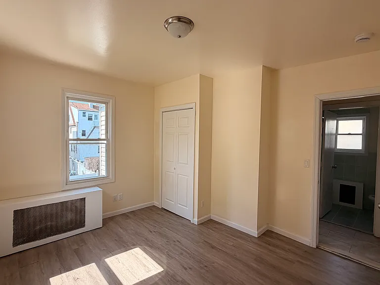 310 S 7th Ave — Photo 22