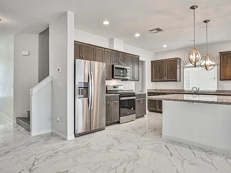 5390 Montauck Ave — Photo 9