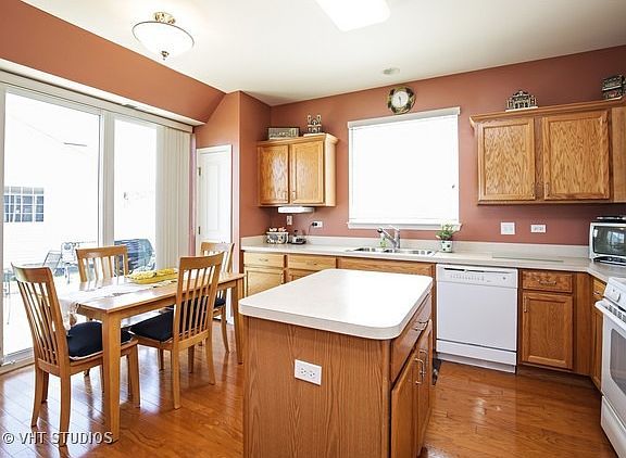3rd image of 12852 Norfolk Dr