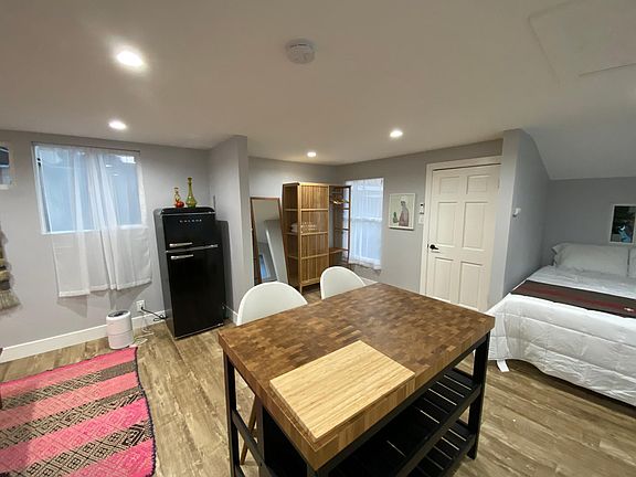 5th image of 3534 Portola Ave