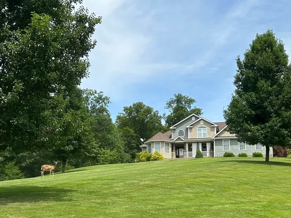 152 Hickory Hill Rd, Fort Gay, WV 25514
