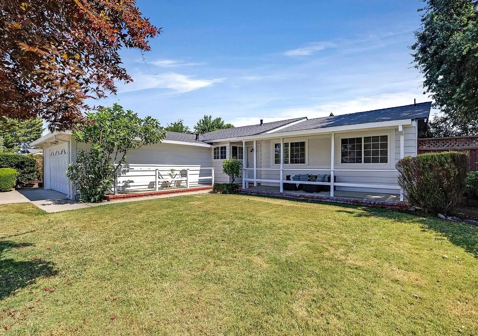 Newly Remodeled & Spacious 4 Bed, 2 Bath Luxury Retreat in Pleasanton — Photo 3