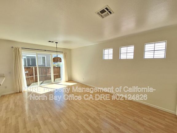 4th image of 1017 Warren Dr