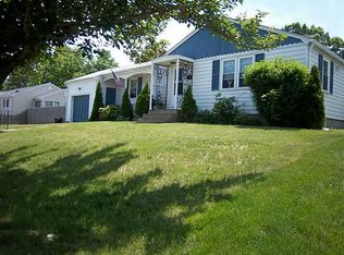 42 Heath St, Riverside, RI 02915