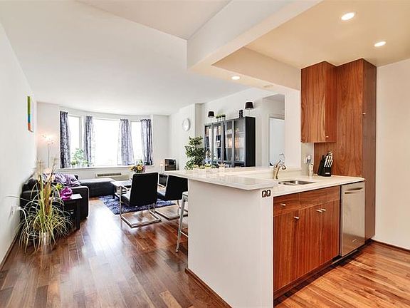 2nd image of 1106 City Pl #1106