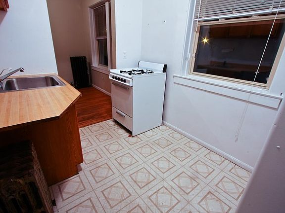 3rd image of 2039 N Kimball Ave #1B