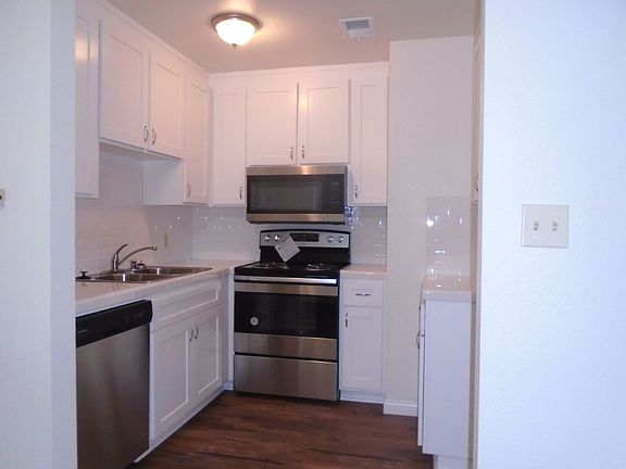 5th image of 6812 N Half Moon Dr #B