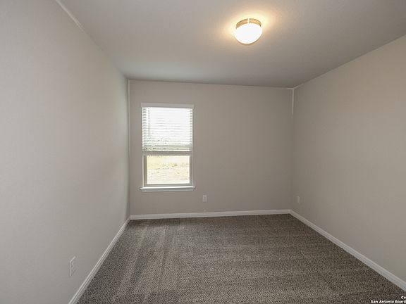 4th image of 109 Calgary Dr.