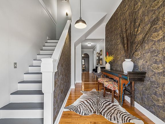 2nd image of 500 5th Ave E