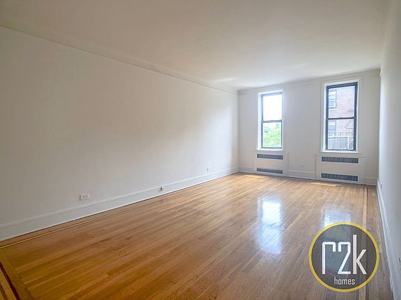 5th image of 2816 34th St APT 5G