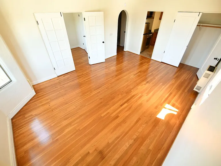 479 Merritt Ave — Photo 27