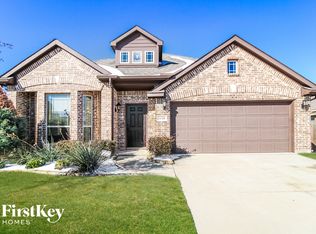 1120 Stampede Dr, Aubrey, TX 76227