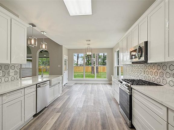 3rd image of 383 Vireo Dr
