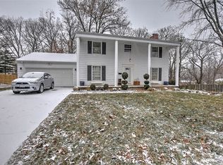 46 Woodhill Ct, Decatur, IL 62521