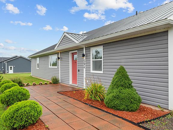 4th image of 594 Lower Montague Rd