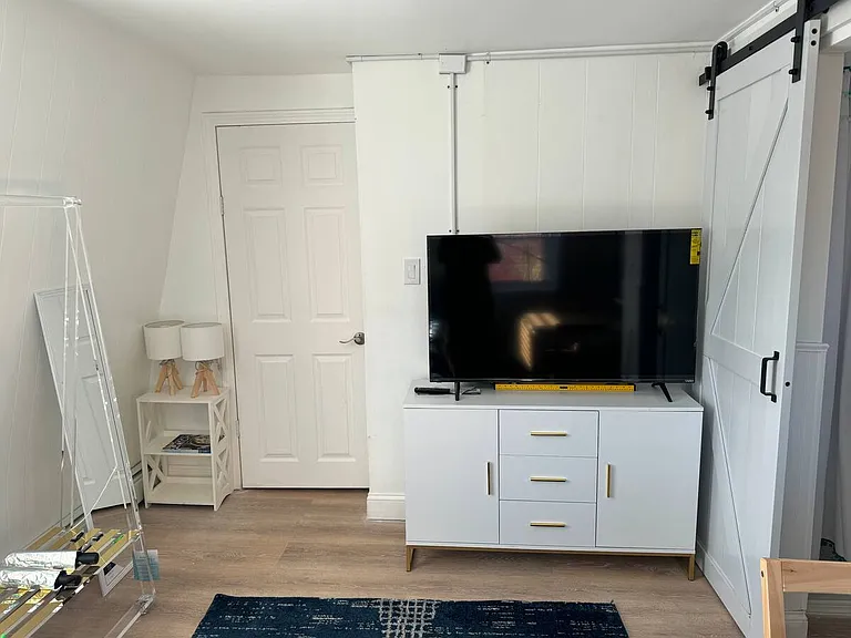 102 Emery St #4 — Photo 2