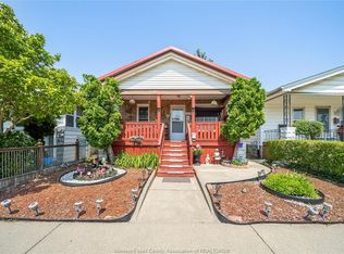 1054 Oak St, Windsor, ON N9A5G4