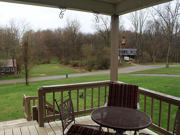 3rd image of 48 Applegrove Ct
