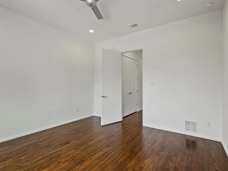 6250 Oram St #104 — Photo 13