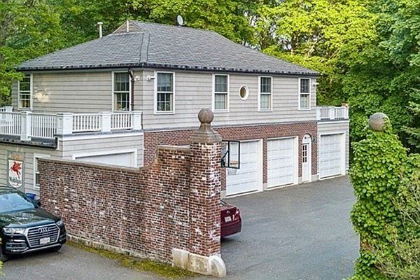1st image of 582A Blue Hill Ave #A