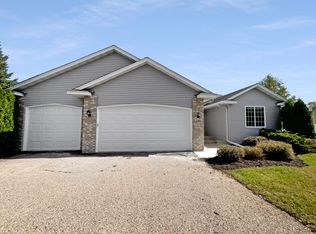 137 Pheasant Ridge Dr, Montrose, MN 55363