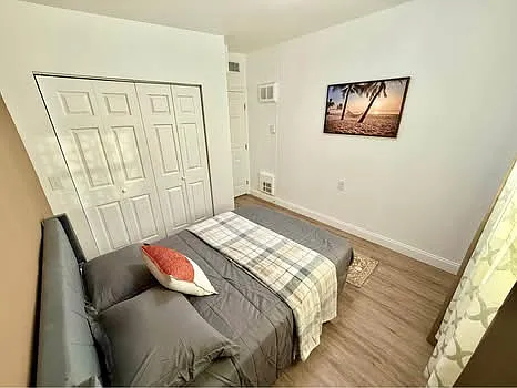 1006 Catherine St — Photo 25