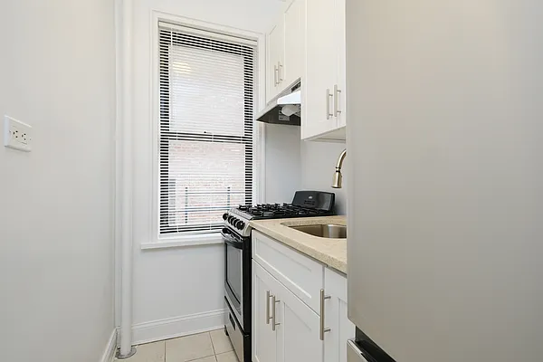 Sold by Houlihan Lawrence | media 4