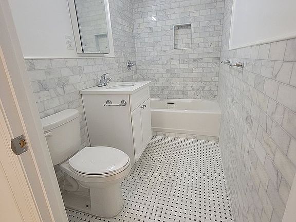 3rd image of 143-04 38th Ave #204