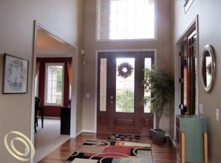 24010 Broadmoor Park Ln, Novi, MI 48374