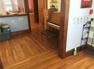 461 Maple Ave, Barrington, RI 02806