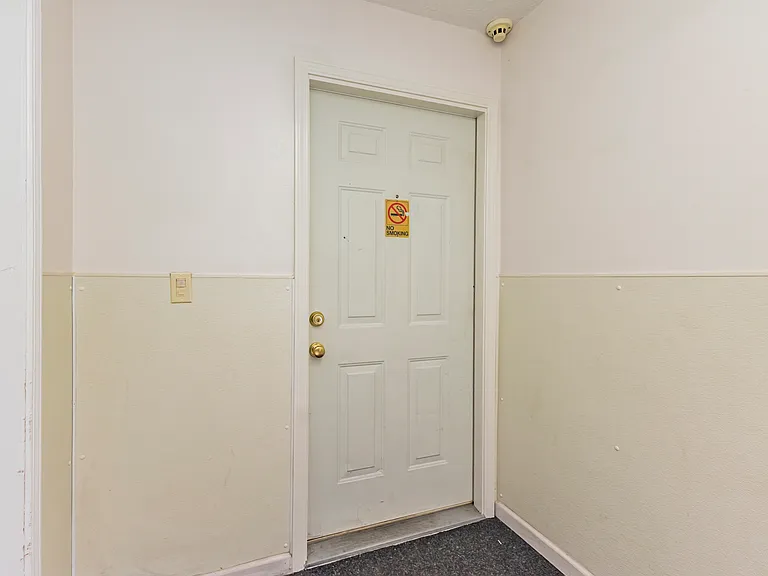 1620 W Jackson St — Photo 4