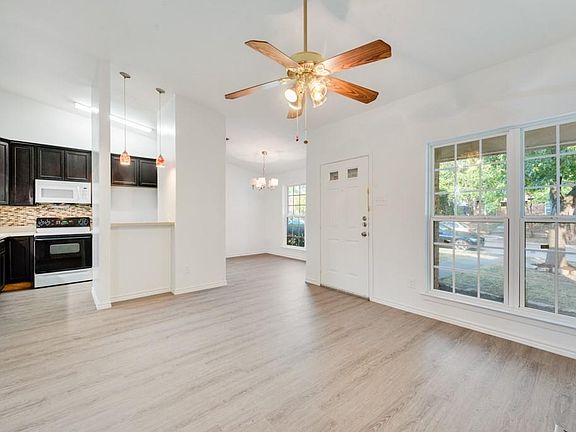 3rd image of 2445 Red River St