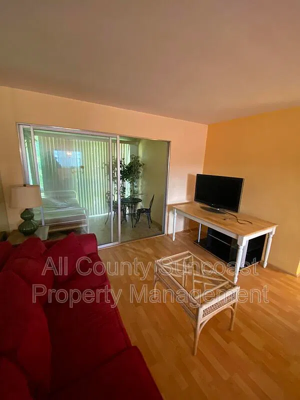 1 bed, 1.0 bath, $1,145 — Photo 3