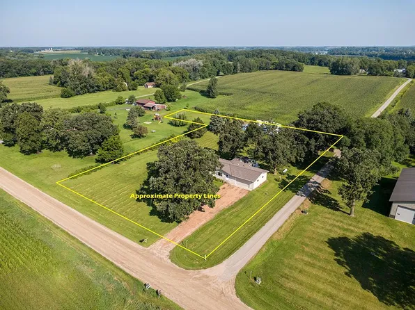 16796 220th St, Hutchinson, MN 55350