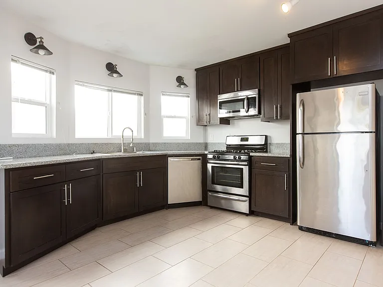 626 Benton Way — Photo 6