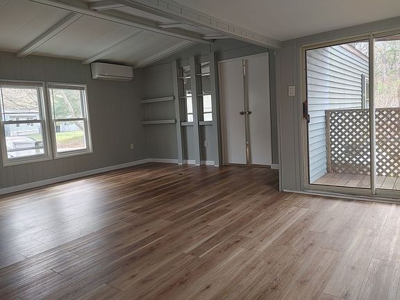 4th image of 5407 Post Rd #438FDA791